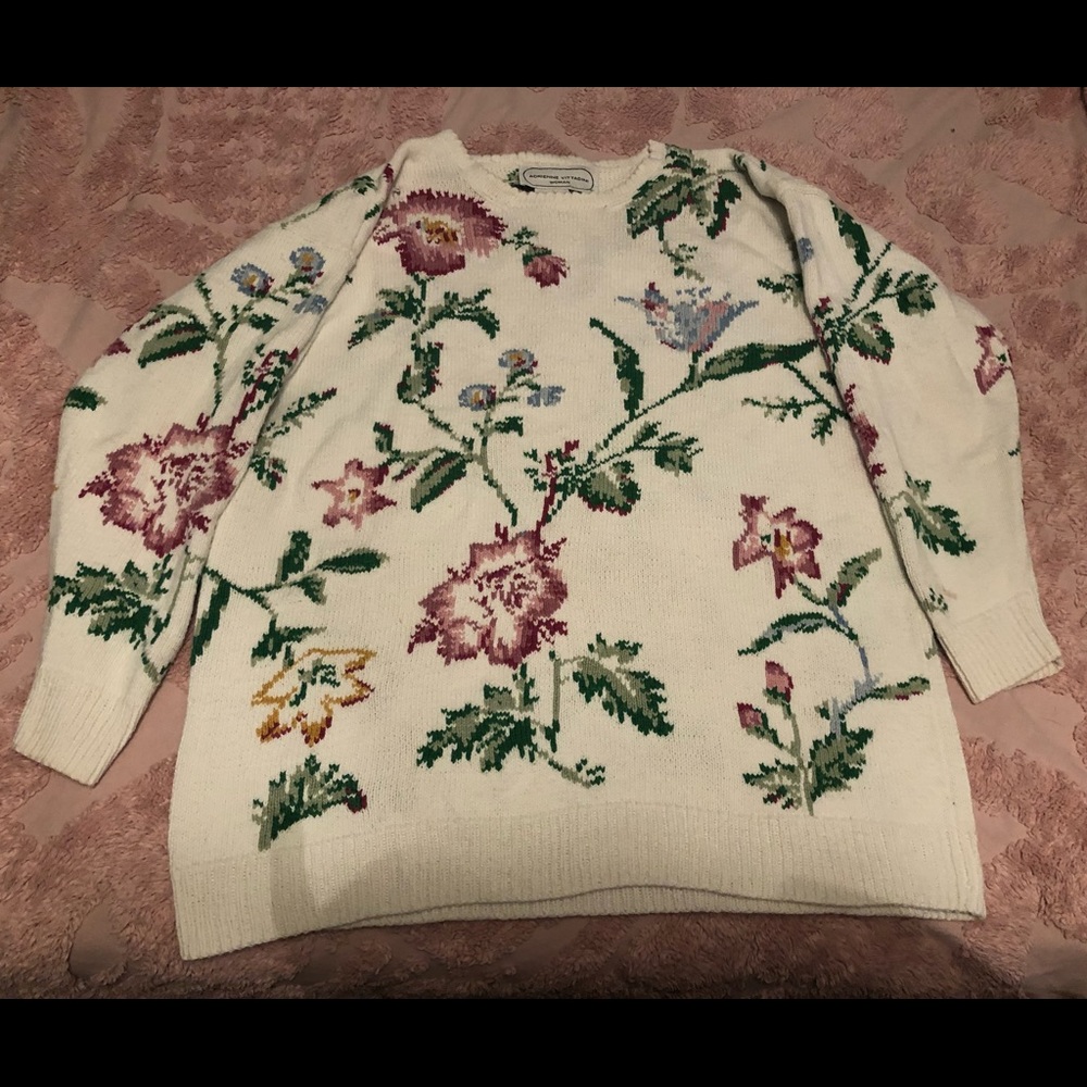 Vintage Adrienne Vittadini floral embroidered sweater